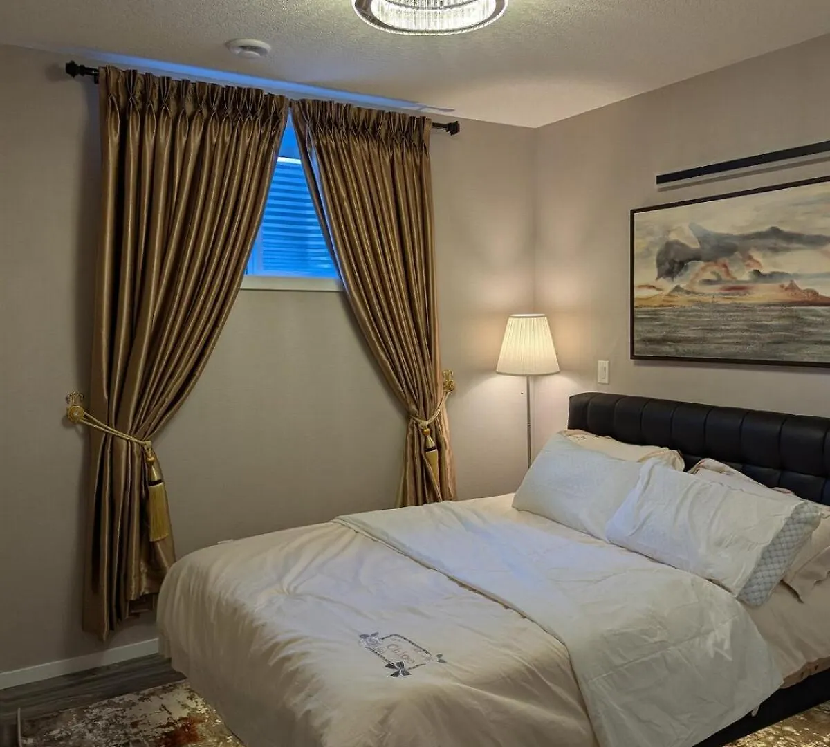 Miat Apartment YYC 0*,